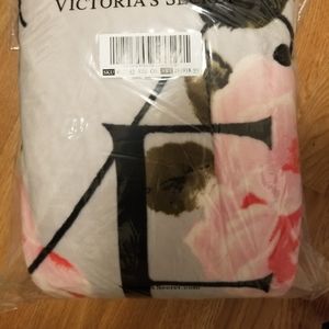 Victoria secret blanket